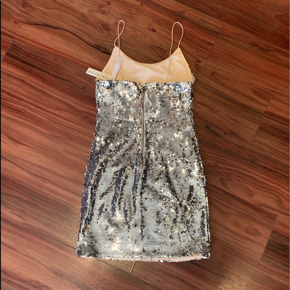 Alice + Olivia Giselle Sequins Dress. - Picture 7 of 8